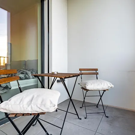 Apartmán Light & Airy Comfort - Garage & Balcony *